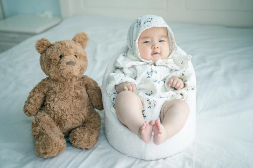 桂林宝宝吃不饱母乳的症状